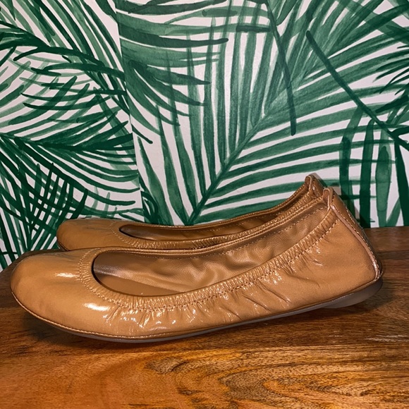 Tory Burch Eddie Tan Patent Leather Slip On Ballet Flats Women’s 8 M - Picture 3 of 10